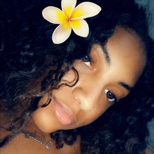 Meet your Posher, Maylasha